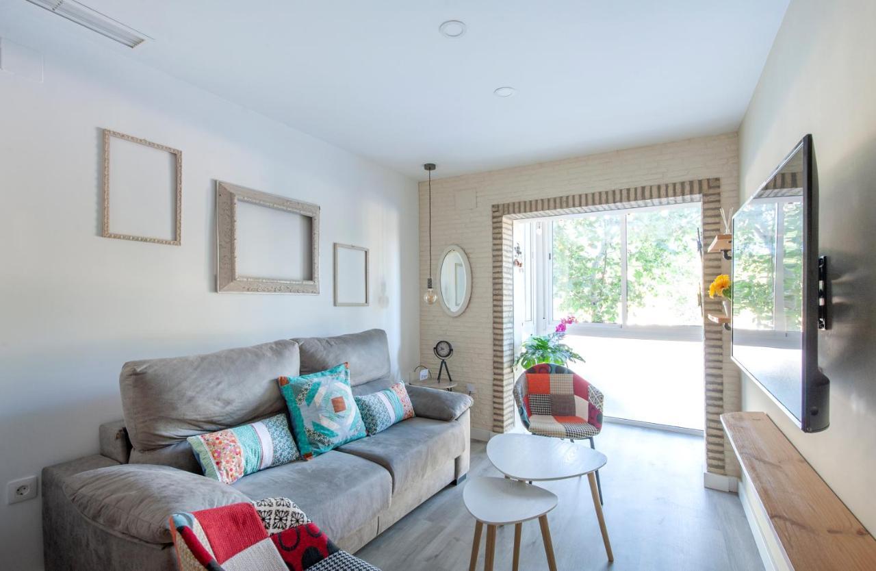 Casa Valentina: Confort Y Luz En Sevilla Centro Luaran gambar